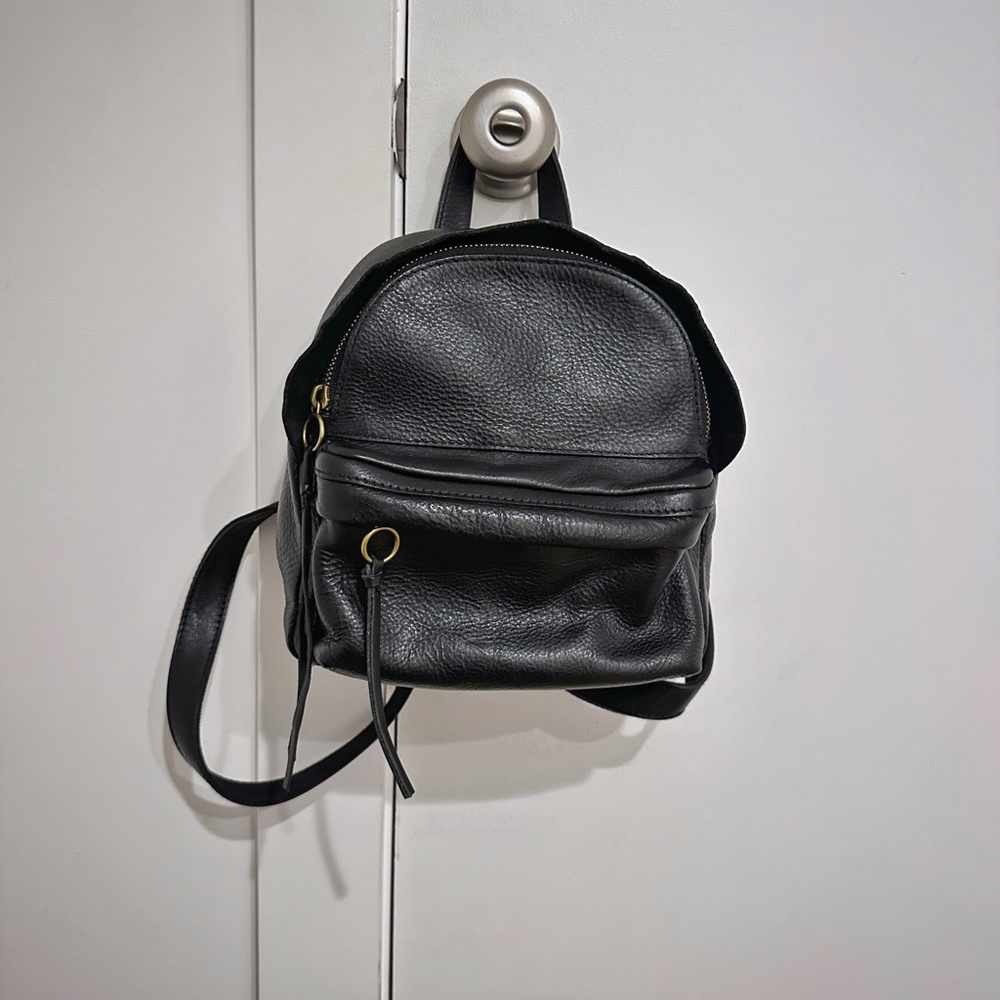 Madewell “Mini Lorimer Backpack”, black leather